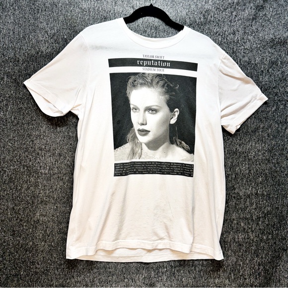 Taylor Swift Tops - Taylor Swift Reputation Tour Shirt Sz LG Graphic Tee